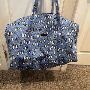 Vera Bradley Penguin Weekender Large Duffel. Blue Penguin Print Quilted Tote Bag